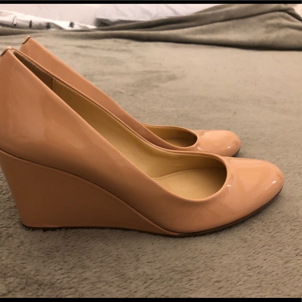 🗝SOLD🗝Jcrew Nude Patent Leather Wedges Size 8
